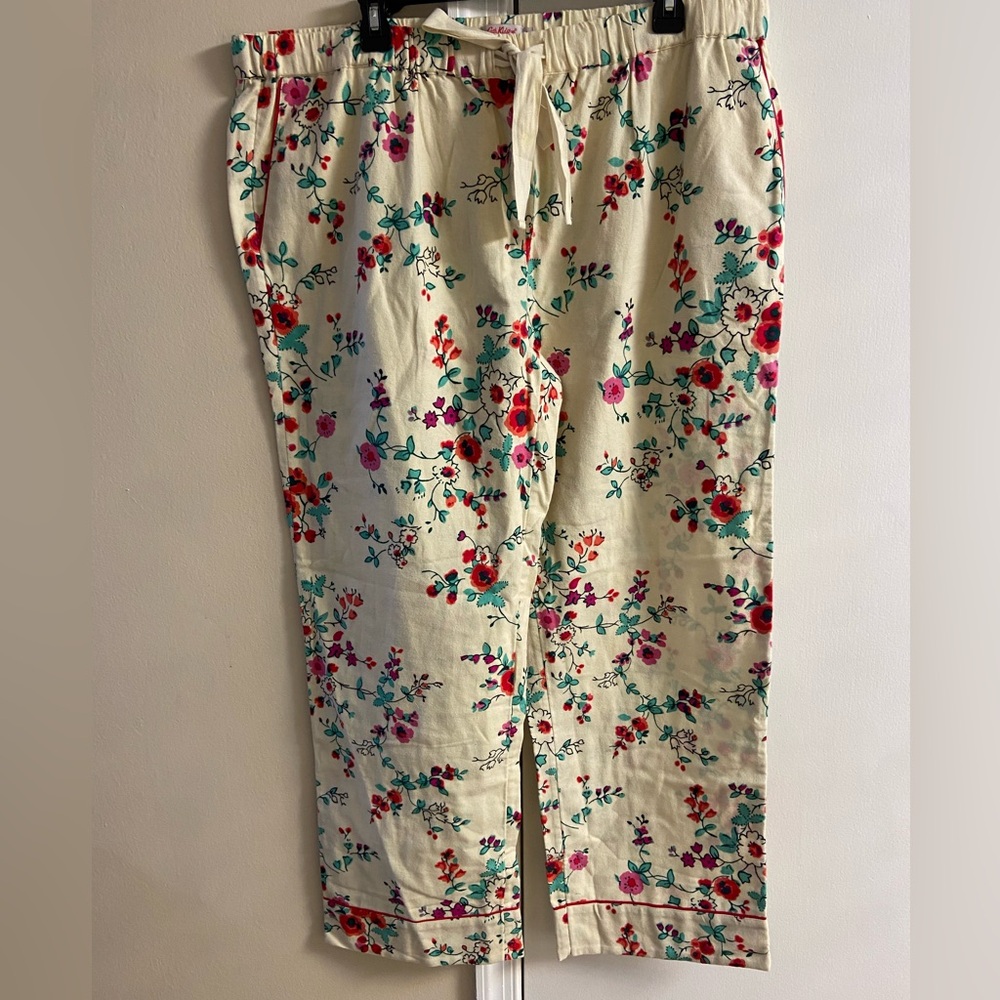 Cath Kidston Floral  Pajama Set Cream with Red and Green XL NWT - Picture 5 of 10